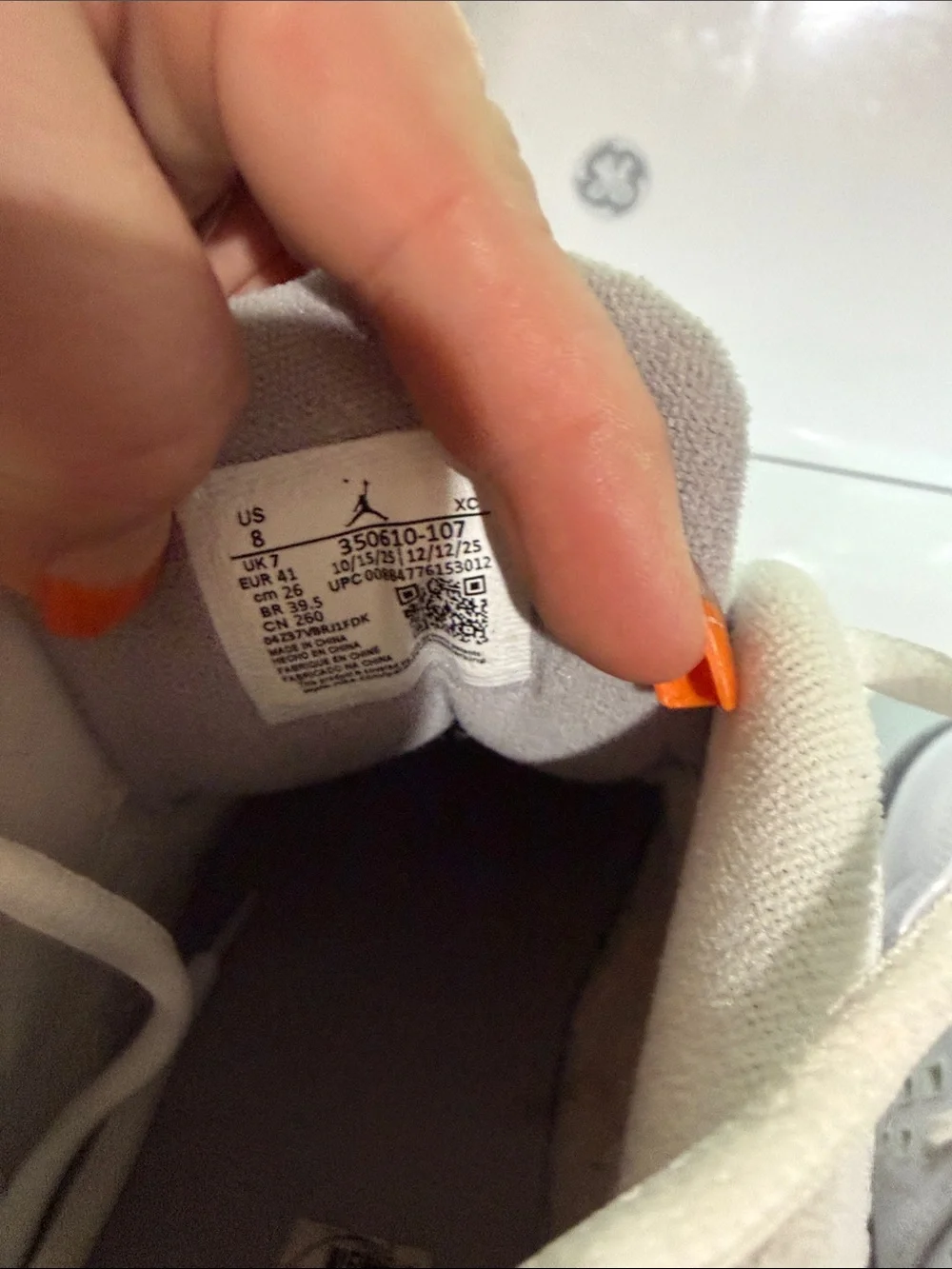 Jordan Low-Top Sneakers in White and Gray Speckle
